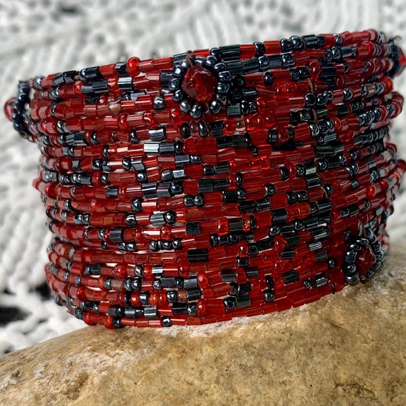 Red and Black Cuff Beaded Metal Bracelet - Picture 2 of 11